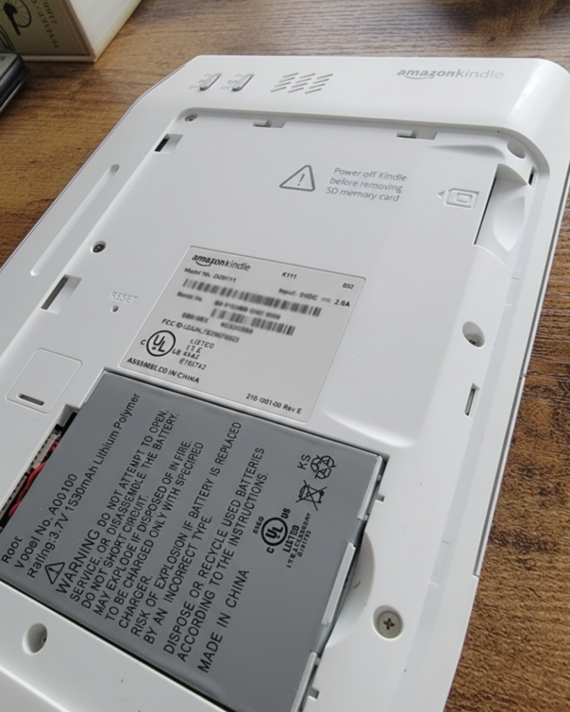 Amazon Kindle replaceable battery and SD card